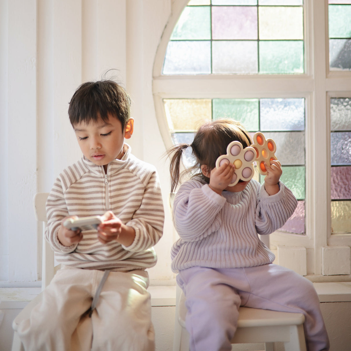 Flower Press Toy - Dried Thyme/Natural/Shifting Sand - HoneyBug 