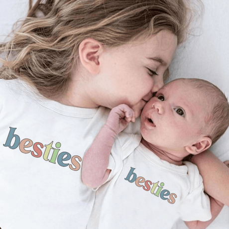 graphic tee | besties - HoneyBug 