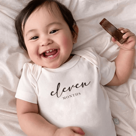 monthly milestone gift set | black - HoneyBug 