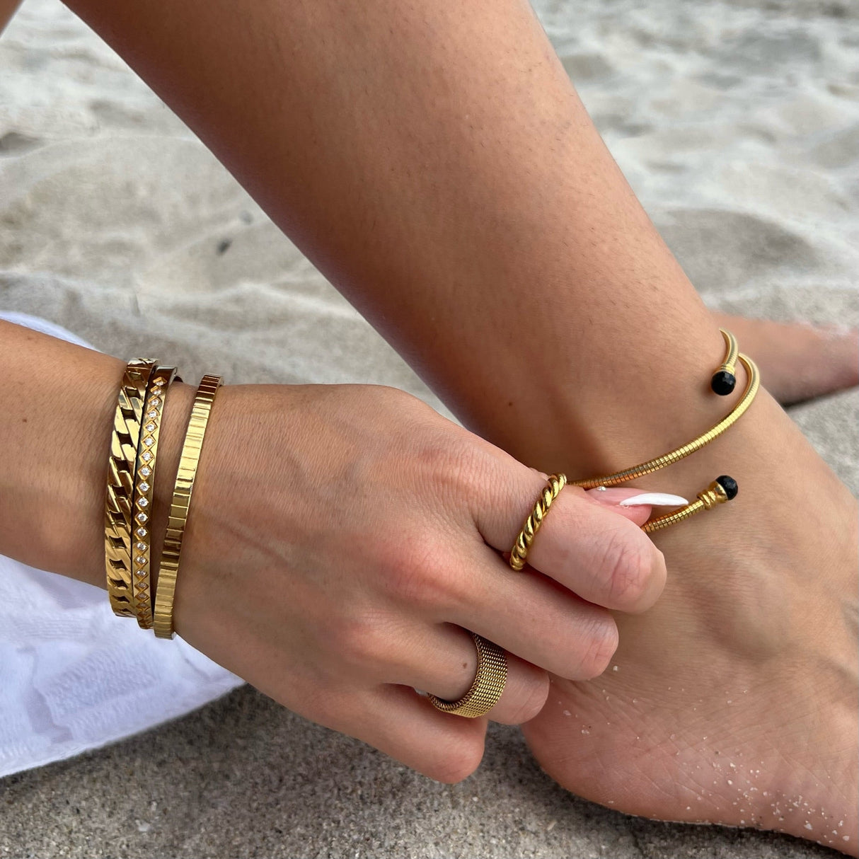 Kyle Bangle Bracelet - HoneyBug 